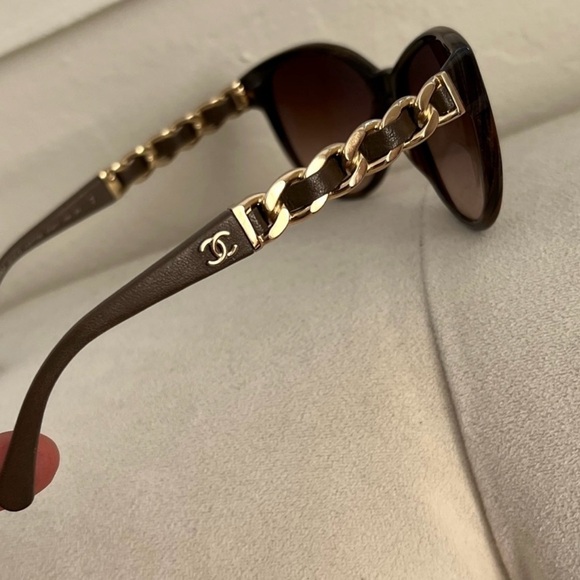 Chanel Chain Sunglasses - Picture 4 of 7